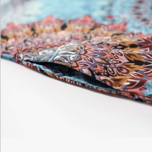 EUC Medallion Print Spaghetti Strap Knit Maxi Dress - Picture 2 of 9